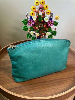 BAGGU Vintage Turquoise Leather Zip Pouch